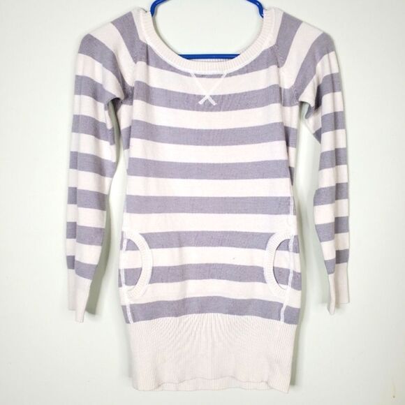 Urban Behavior Gray and White Stripe Front Pocket Sweater Dress Size Small - Picture 10 of 10